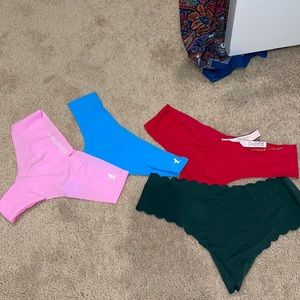 Seamless thongs bundle size small